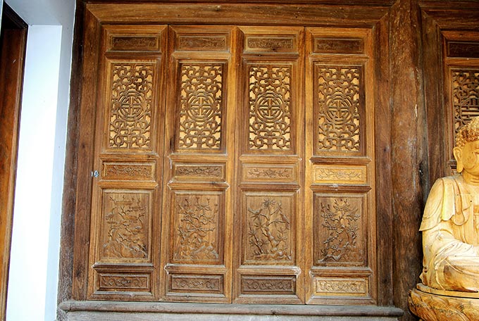 Chia sẻ 10 mẫu cửa gỗ nhà thờ đẹp đang phổ biến trên thị trường – Phú Quý  Việt