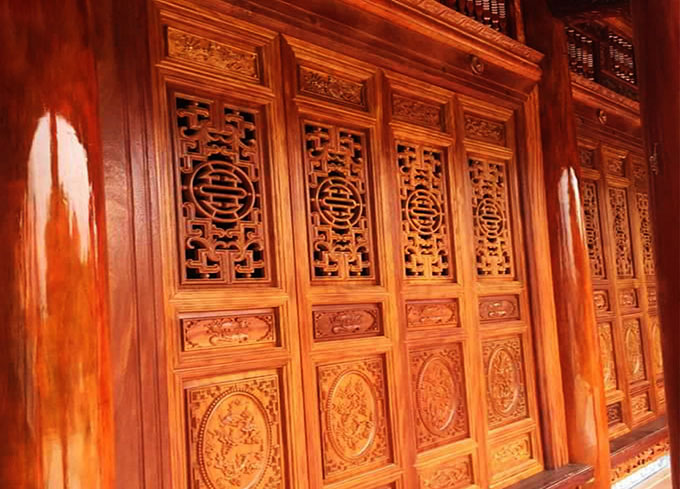 Kết cấu và ý nghĩa của cửa bức bàn nhà gỗ truyền thống